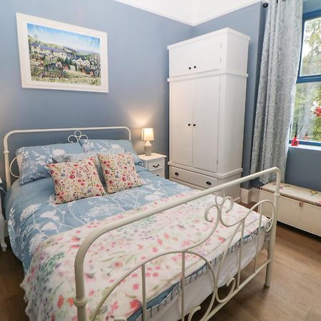 Blue Ron'S Villa Birch Vale Bagian luar foto