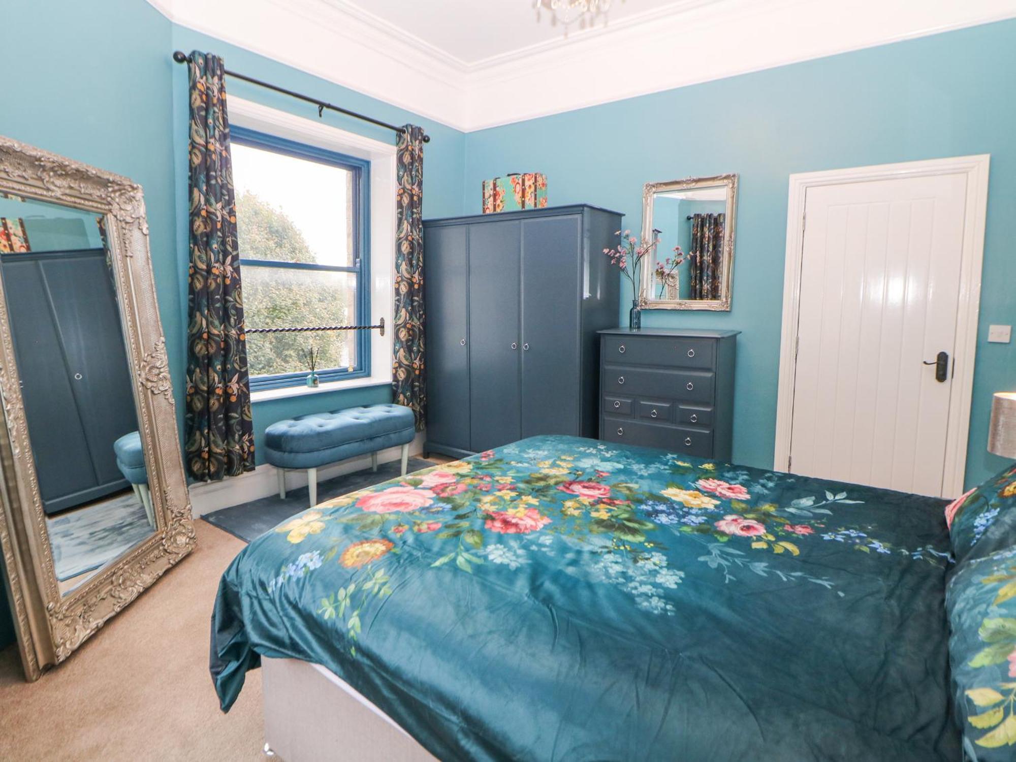 Blue Ron'S Villa Birch Vale Bagian luar foto
