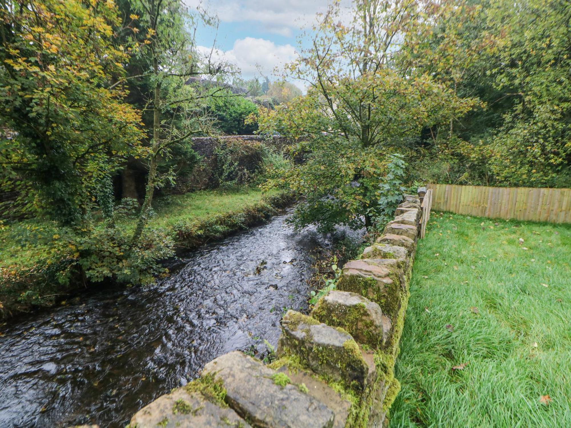 Blue Ron'S Villa Birch Vale Bagian luar foto