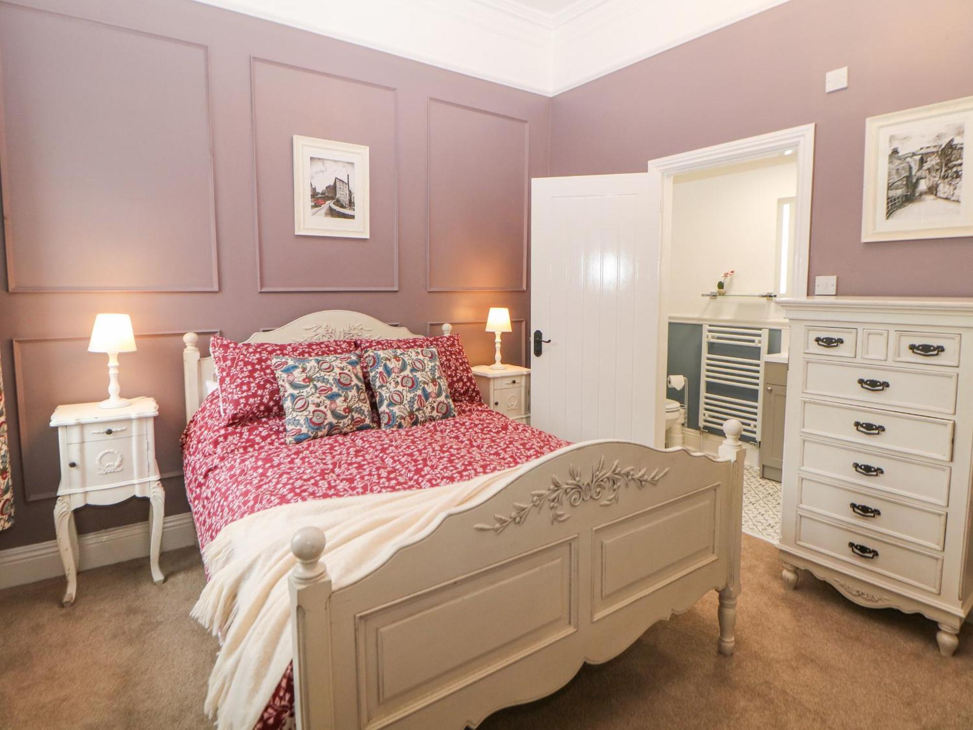 Blue Ron'S Villa Birch Vale Bagian luar foto